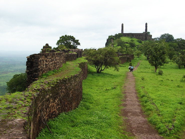 How to reach Burhanpur (Asirgarh Fort)